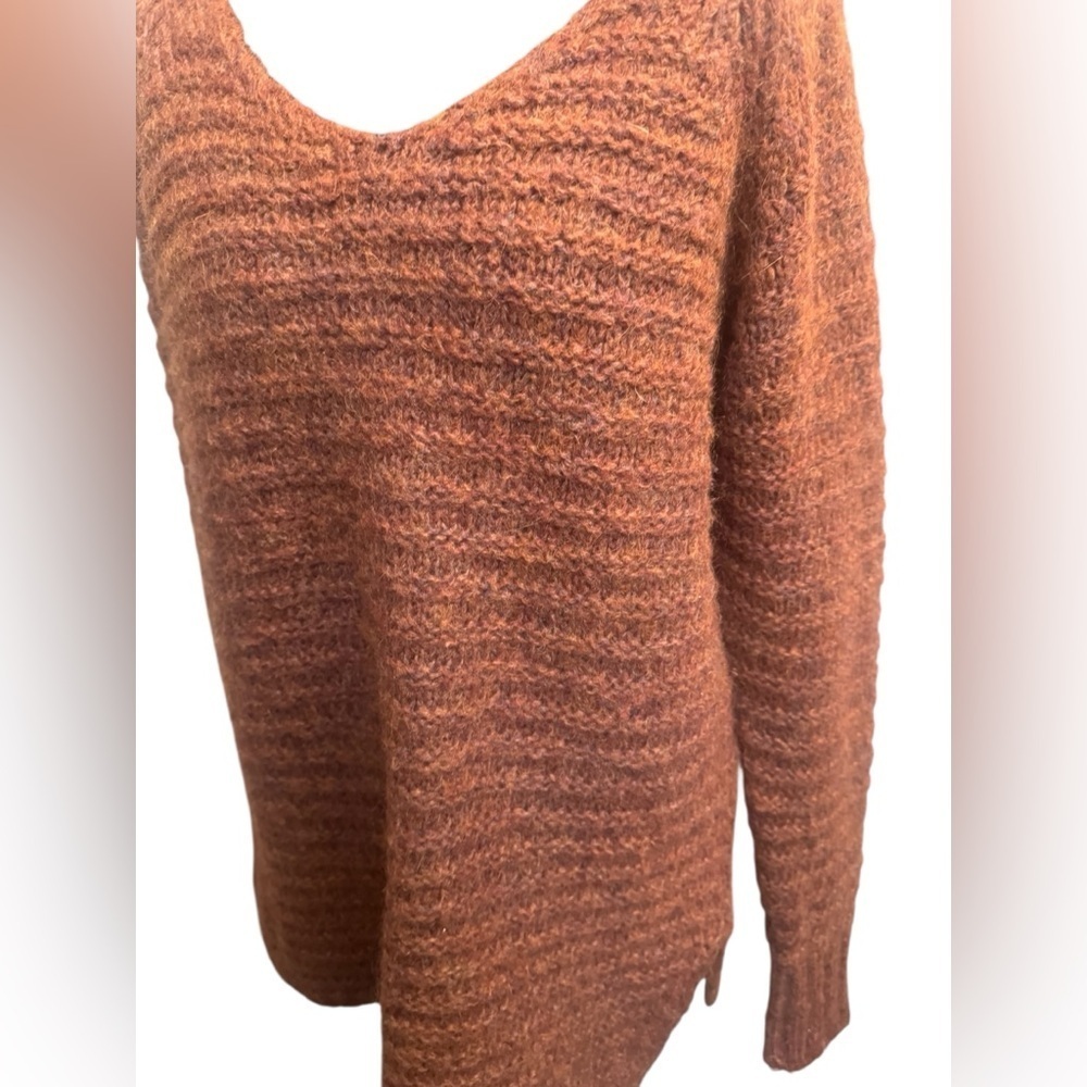 MOHAIR AND WOOL BIANCA B Italian Made V Neck Fluffy Sweater Size MED Cozy EUC - Picture 3 of 16